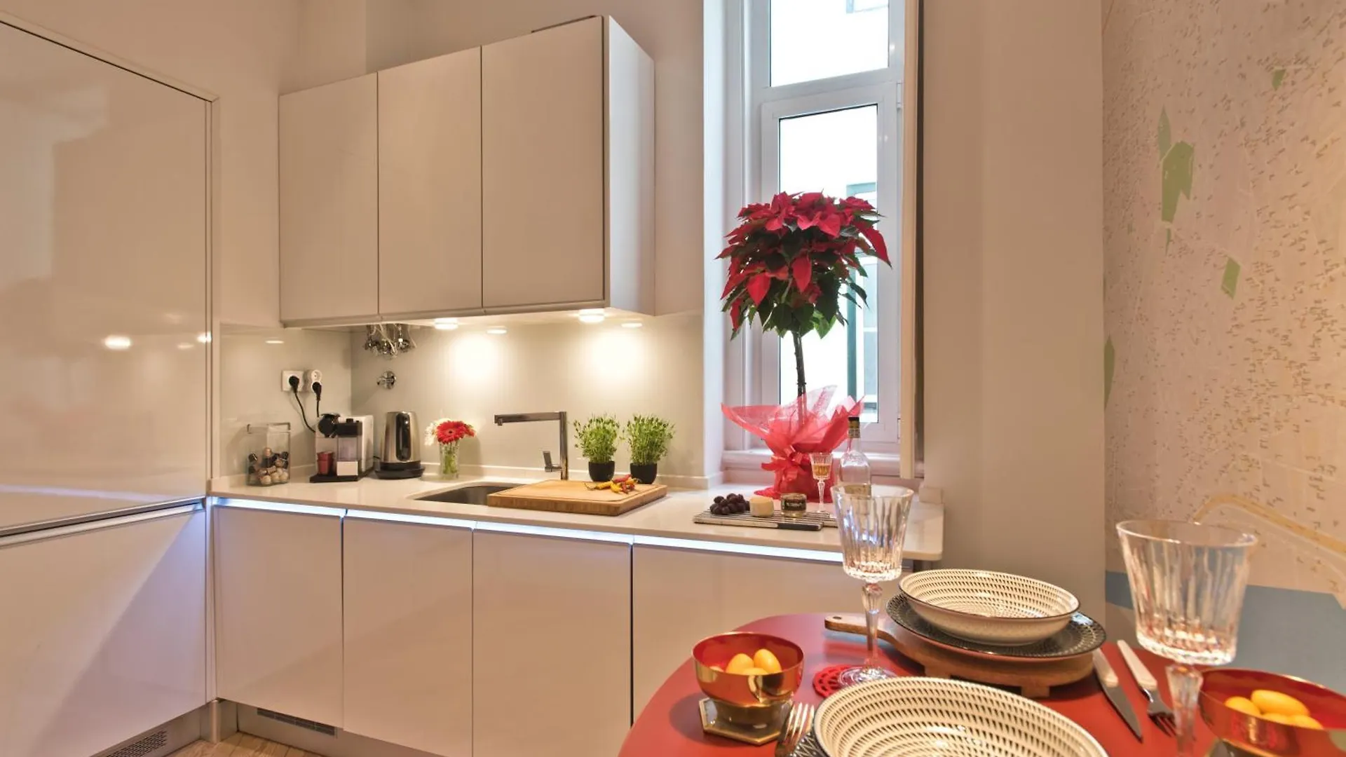 Stylish Estrela Apartment By Lovelystay Lisbona