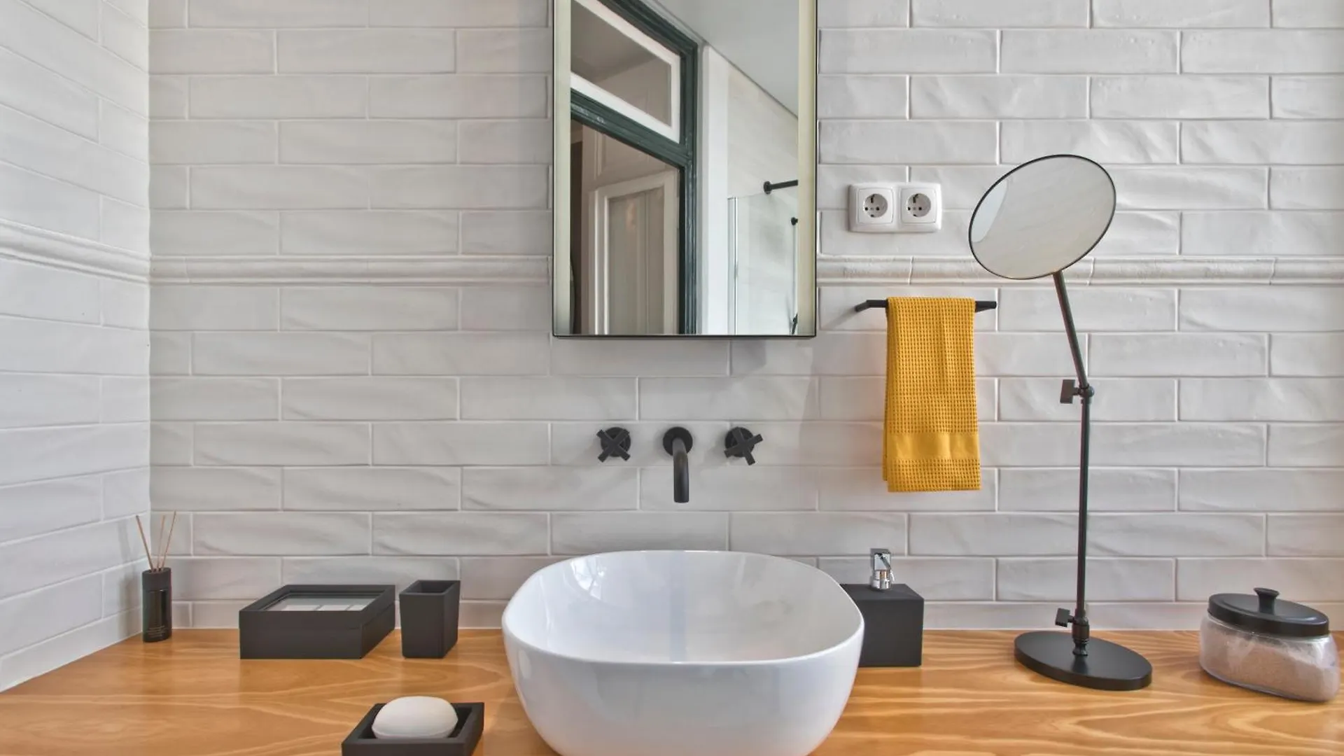 Stylish Estrela Apartment By Lovelystay Lisbona 0*,